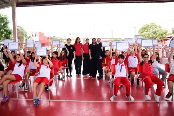 Polícia Militar promove solenidade de encerramento do projeto “Semeando o Futuro” na escola Maple Bear