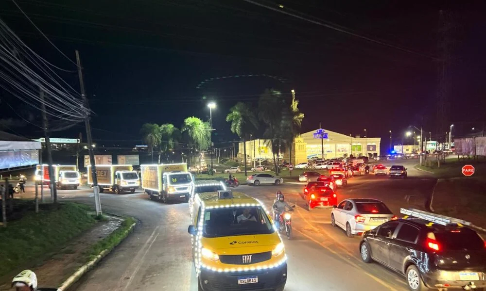 Carreata celebra a campanha Papai Noel dos Correios