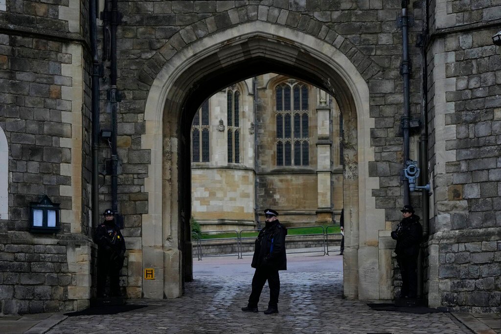 Homens mascarados invadem Palácio de Windsor enquanto príncipe Charles, Kate Middleton e crianças dormiam, diz jornal