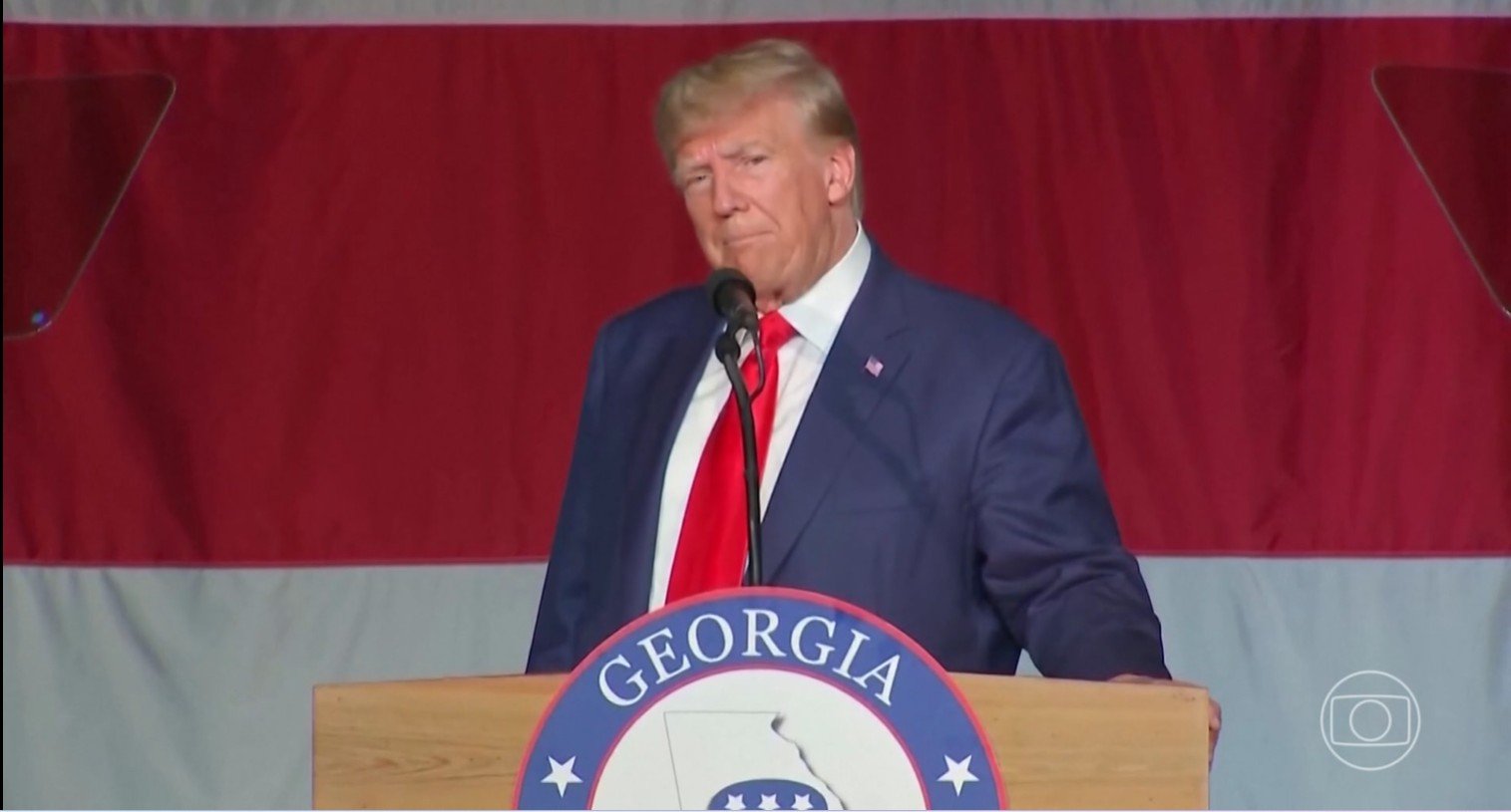 Promotoria dos Estados Unidos pede arquivamento de dois processos criminais envolvendo Donald Trump