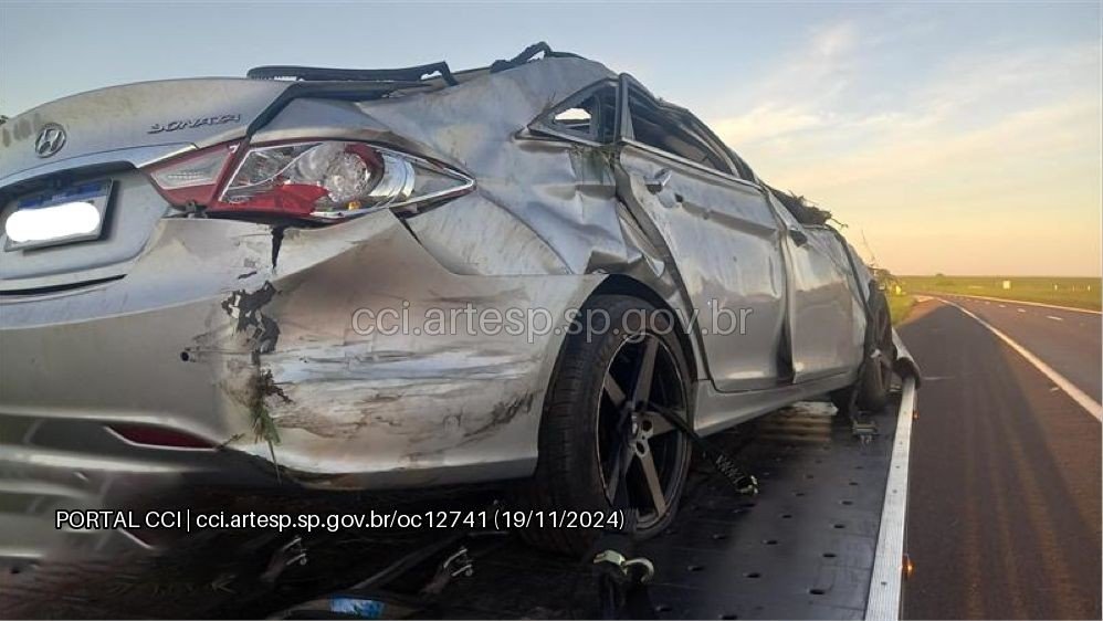 Passageiro morre em batida entre dois veículos em rodovia de Avaré