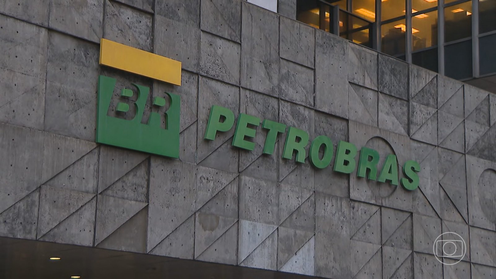 Petrobras estima alcançar pico de produção de petróleo no final da década e prevê declínio em seguida