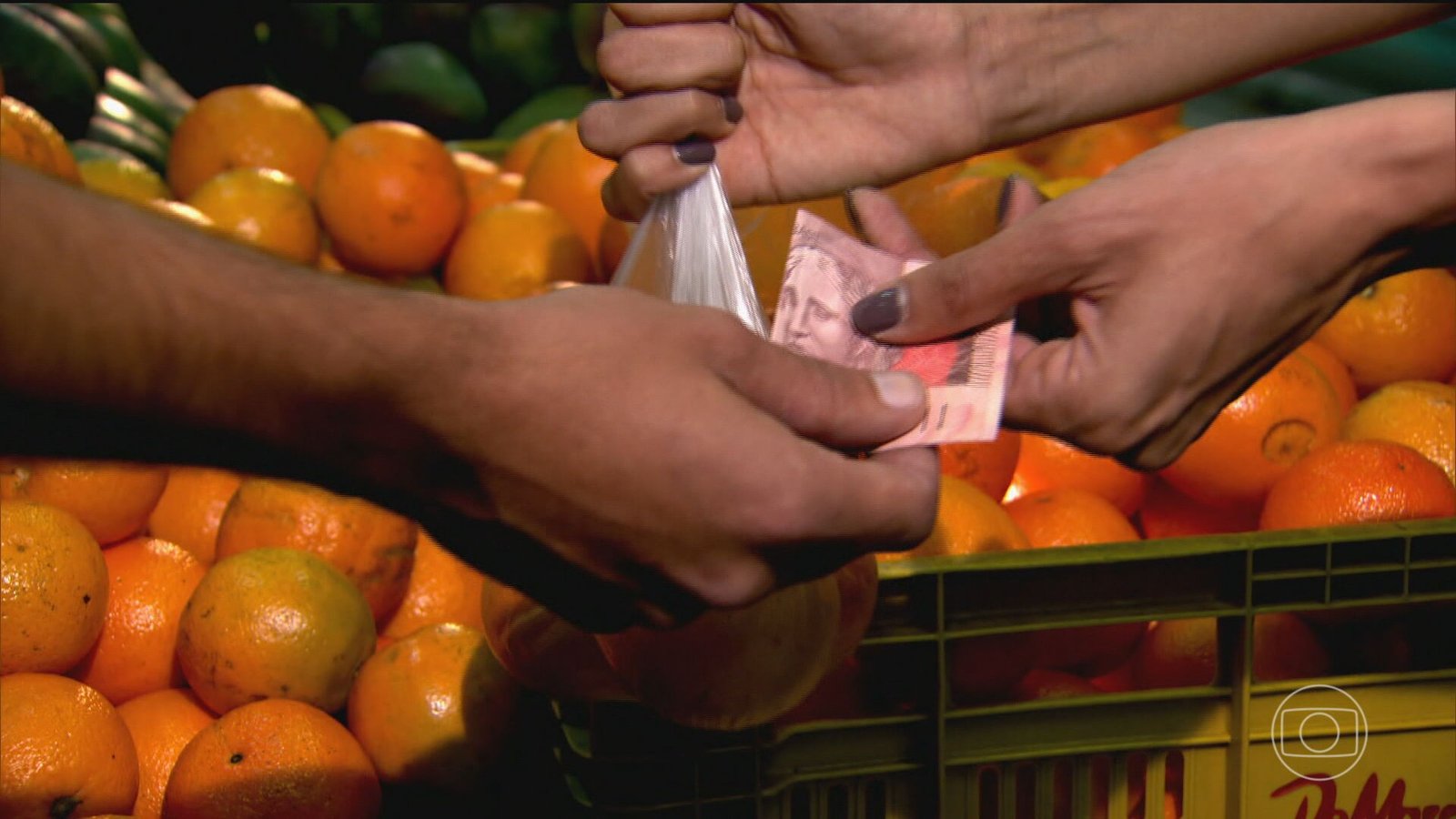 Dólar sobe quase 20% no acumulado do ano; veja impacto no preço dos produtos no mercado brasileiro