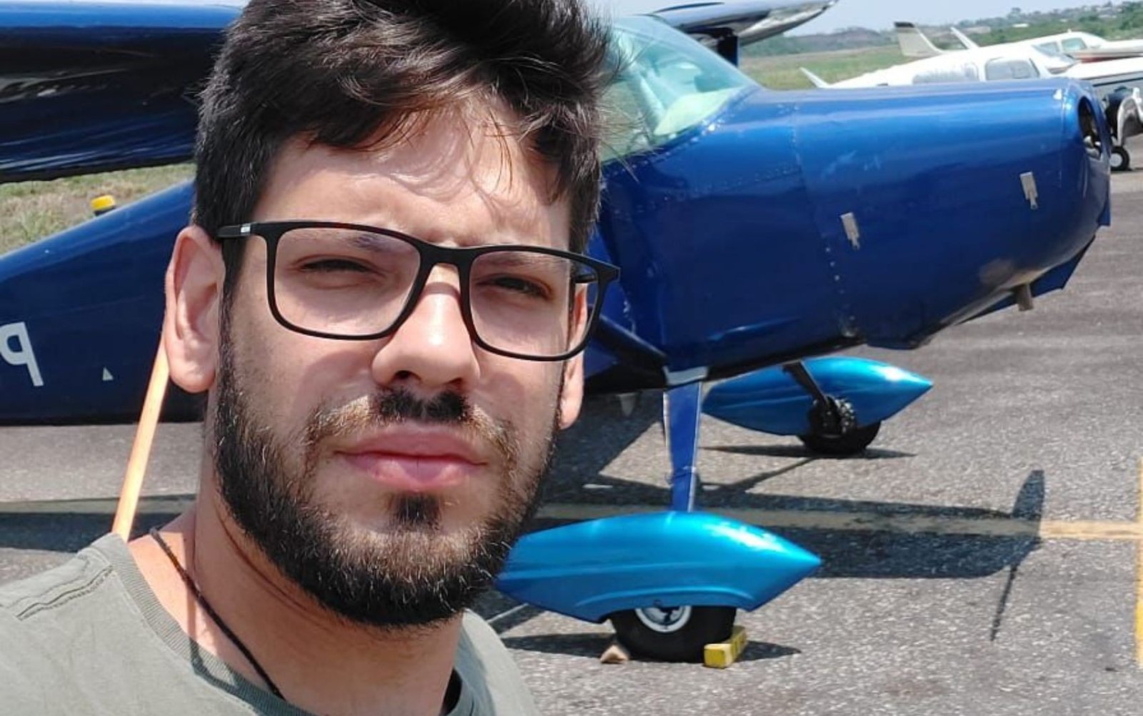 Amigo lamenta morte de piloto em queda de aeronave e diz que vítima era apaixonada por aviões: ‘Sempre mostrou domínio’