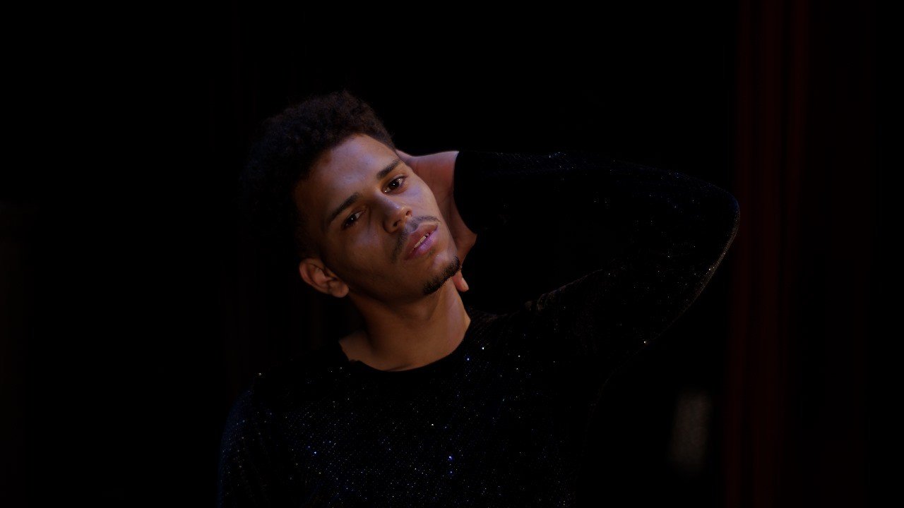 Bailarino negro de Mogi promove inclusão de crianças e jovens periféricos através da arte: ‘posso ir além da caixinha que me colocam’