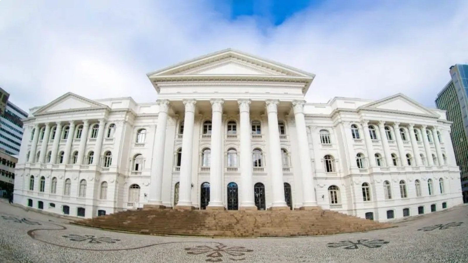 UFPR abre 704 vagas para ingresso no ensino superior sem vestibular; veja como participar