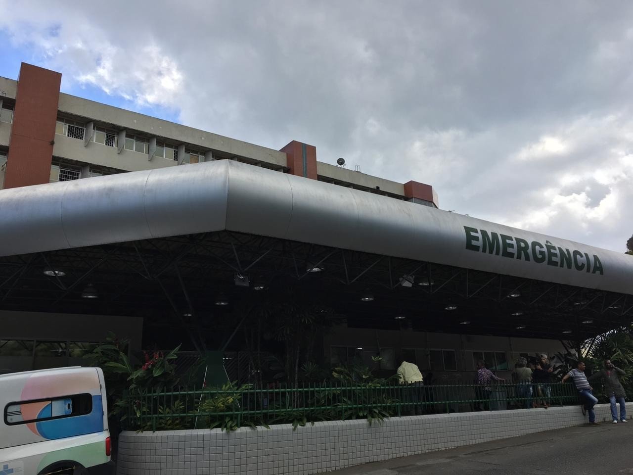 Homem é preso em flagrante após matar irmão a facadas em Salvador