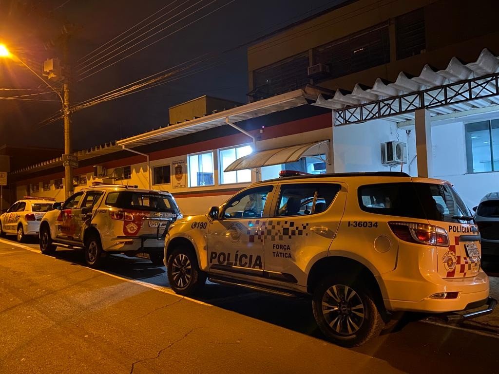 Homem é preso suspeito de matar e enterrar cinco cachorros em Limeira, diz Polícia Militar