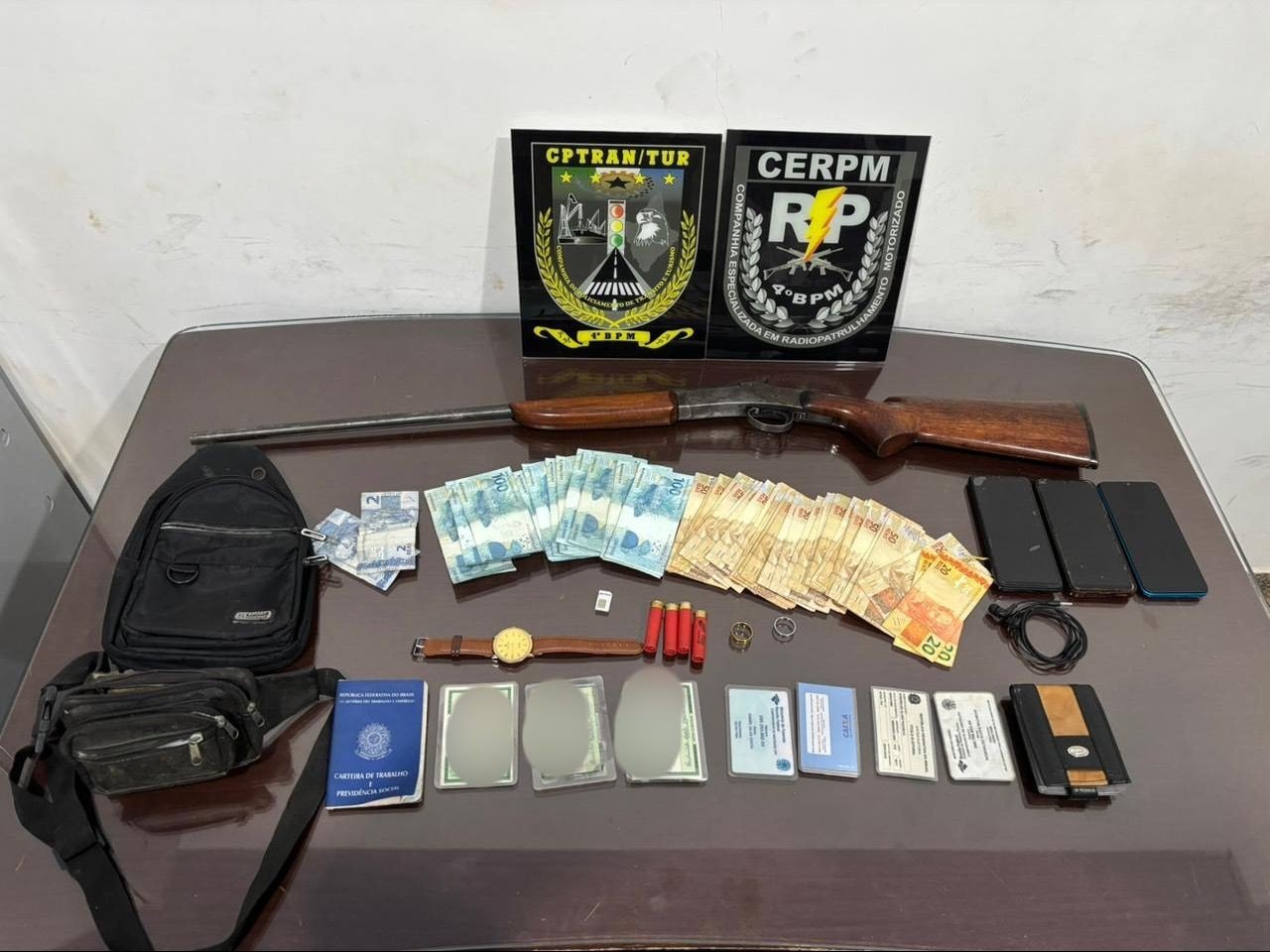 Trio acusado de vender armas em barco na área portuária de Santana é preso