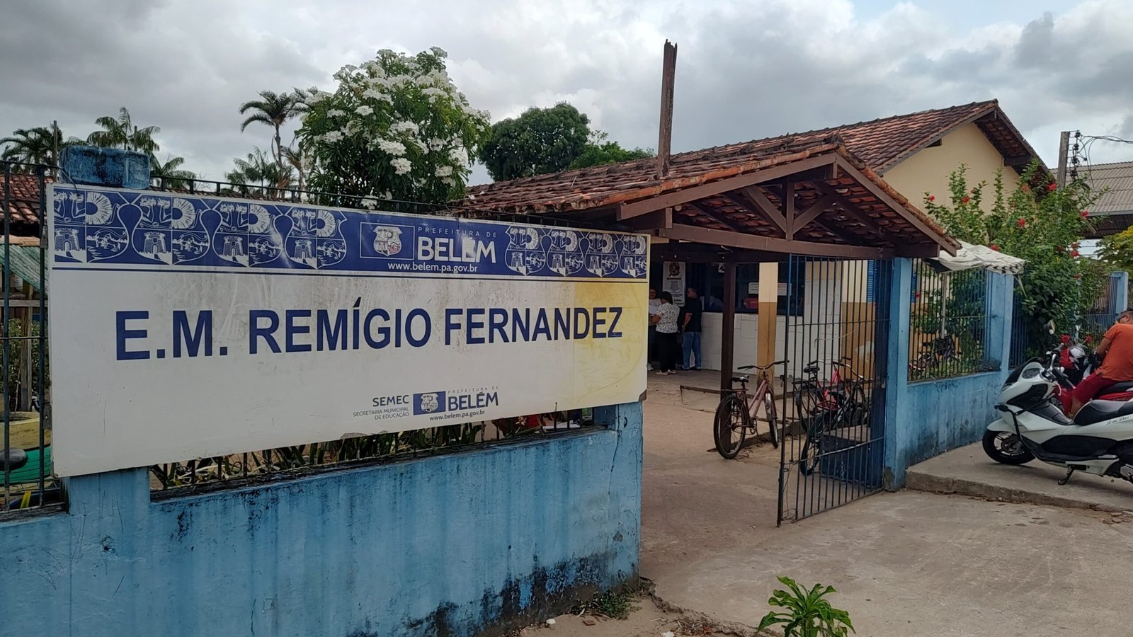 Escola em Belém passa por limpeza e recebe vacinação após casos de meningite