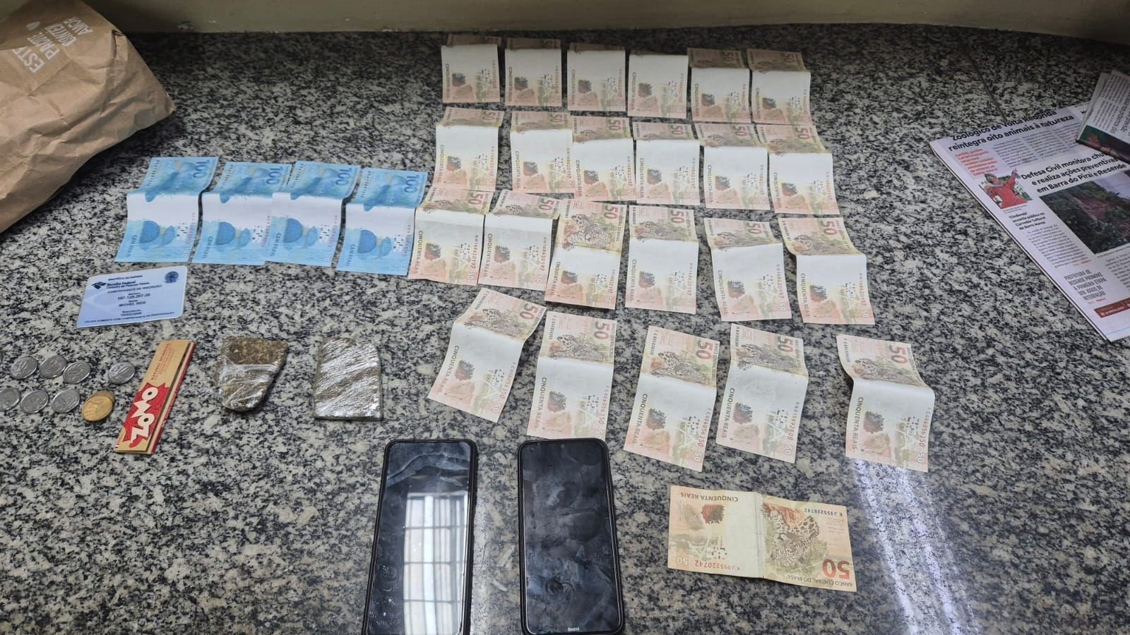 Jovem é detido e adolescente apreendido com R$ 1,5 mil em notas falsas em Paraty