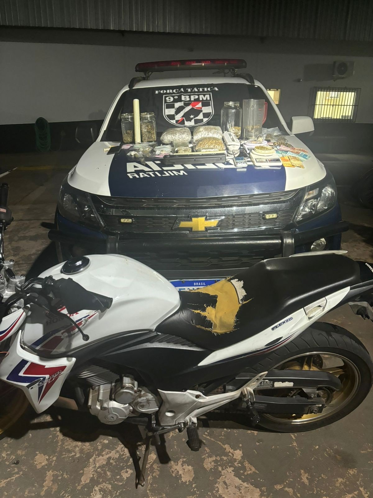 Três homens são presos por explosão de encomenda em transportadora de MS; câmera registrou o estrondo