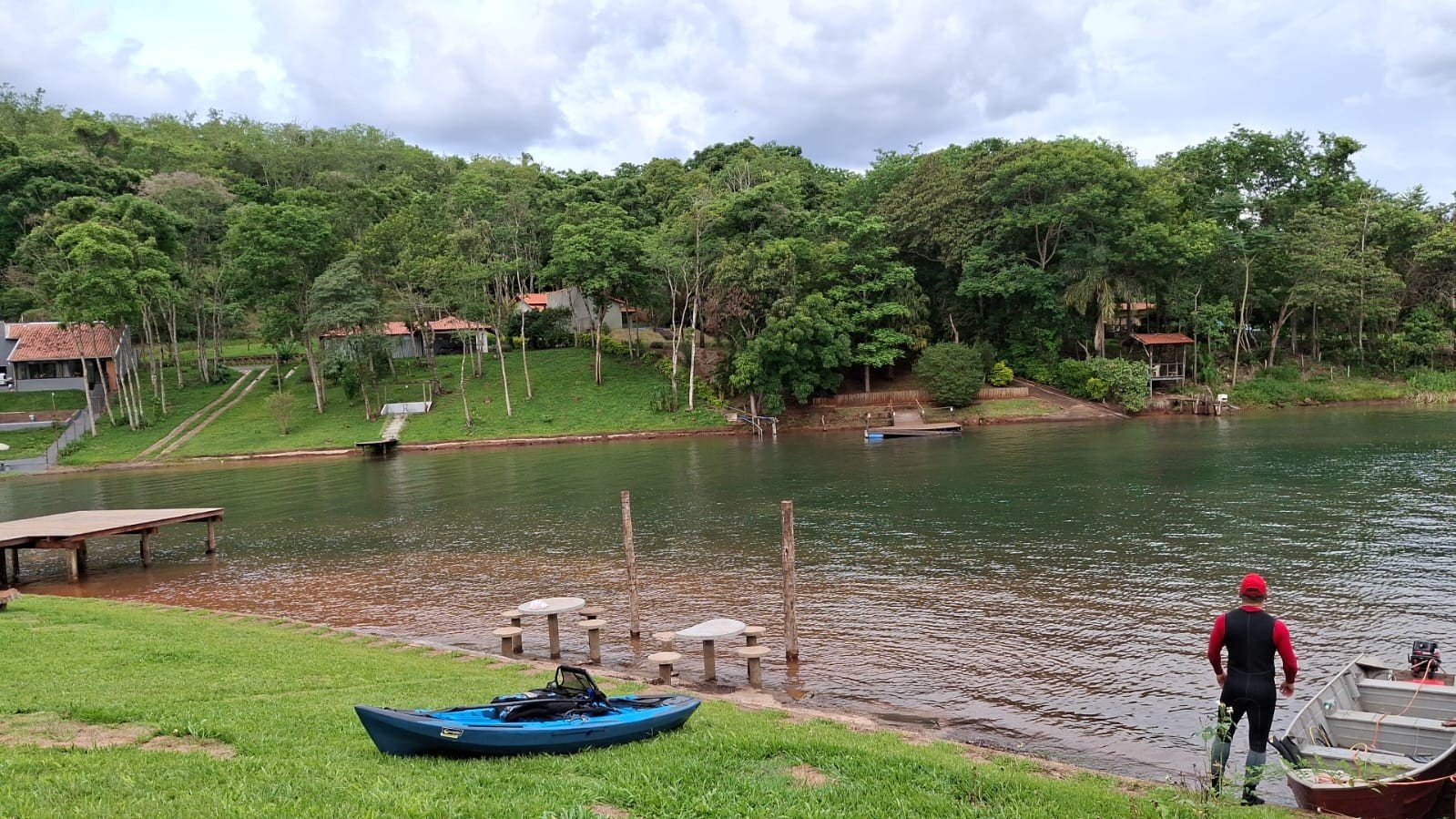 Homem morre afogado enquanto nadava com amigo na Represa de Miranda, em Araguari