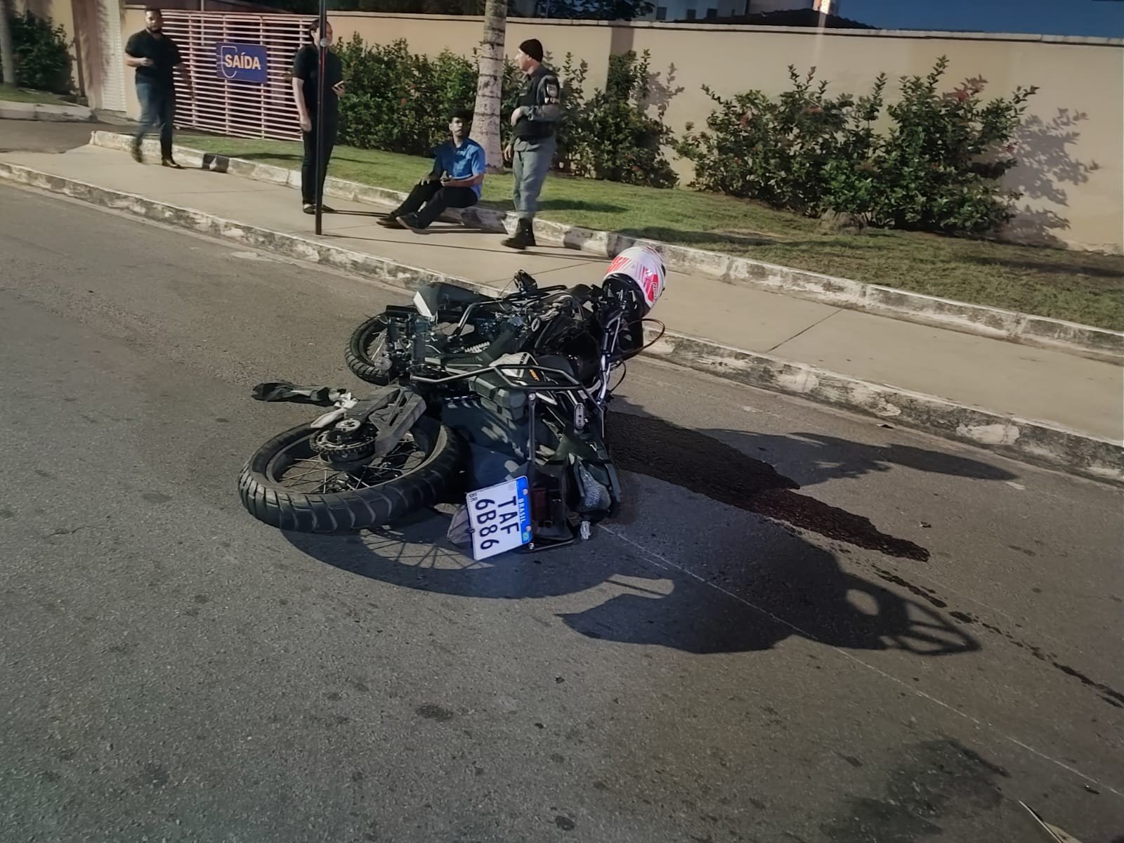 Motociclista morre ao colidir com van na Zona Oeste de Manaus