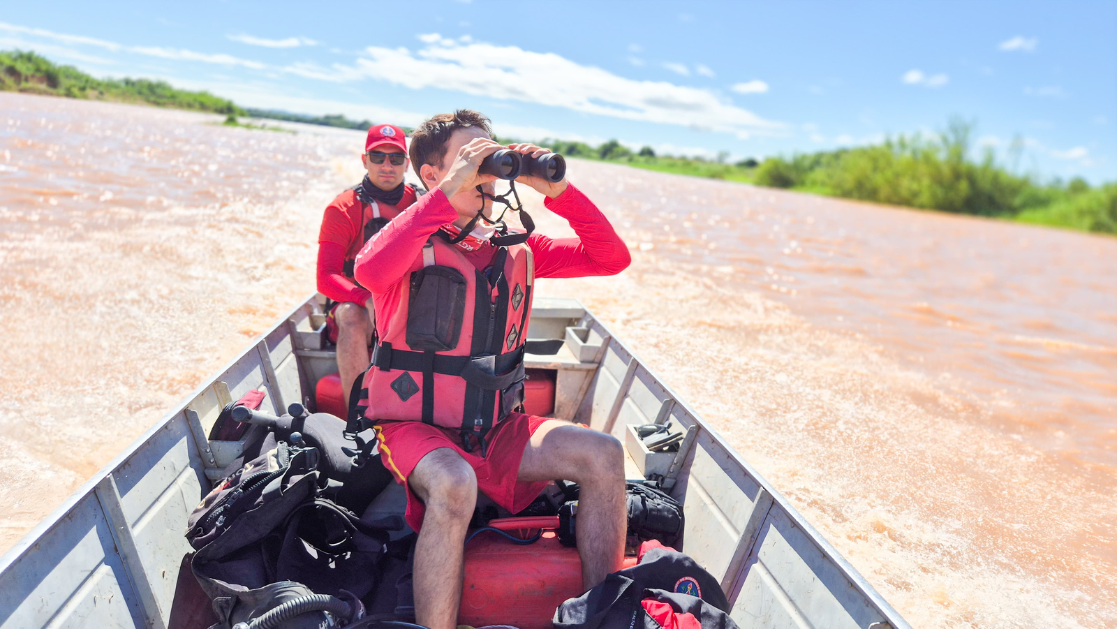 Corpo de homem que se afogou enquanto atravessava o rio São Francisco de barco durante a chuva é encontrado
