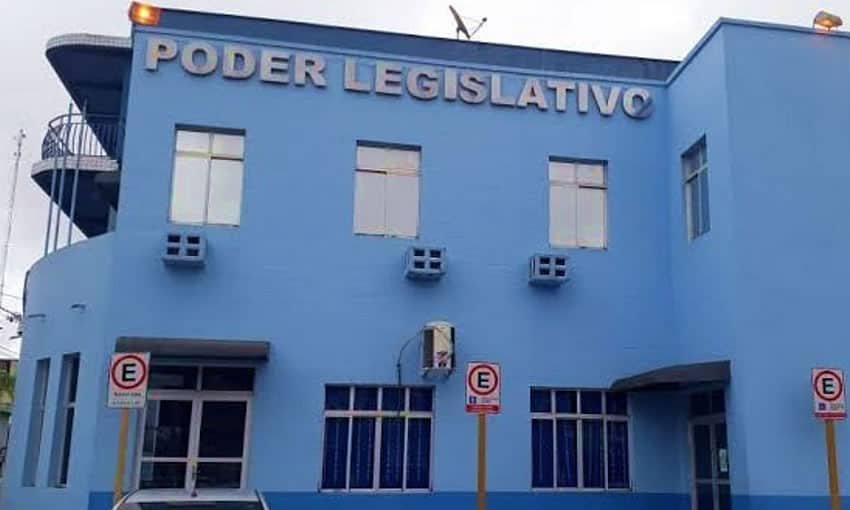 Câmara de Cruzeiro do Sul aprova aumento de salário e verba de gabinete a vereadores