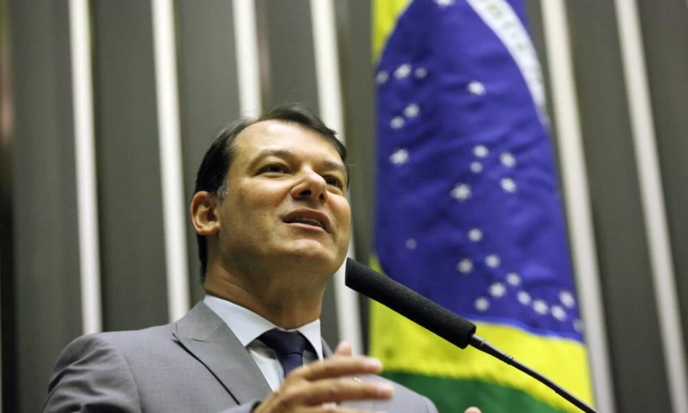 Duarte critica pacote fiscal do governo e alerta para impactos nos mais pobres