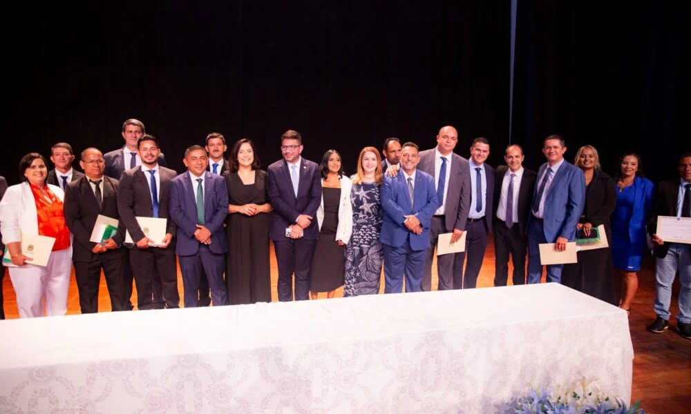 Prefeitos e vereadores eleitos no Juruá são diplomados
