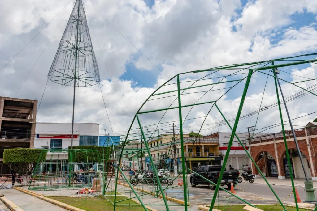 Cruzeiro do Sul Se Prepara para Acender as Luzes de Natal no Dia 14 de Dezembro