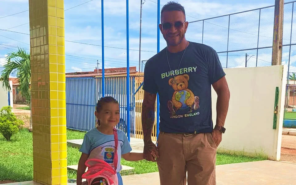 Acreano ganha direito de registrar filha como pai socioafetivo: “muita emoção”