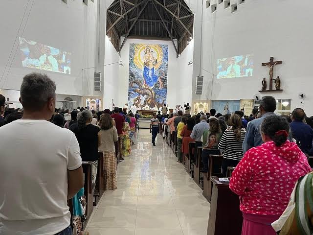 Mutirão de Confissões na Catedral de Cruzeiro do Sul marca preparação para o Natal e Ano Novo