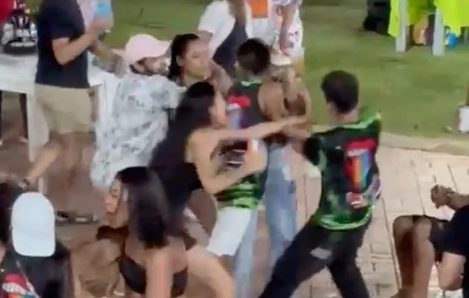 Final de show na Parada LGBT+ tem briga entre participantes