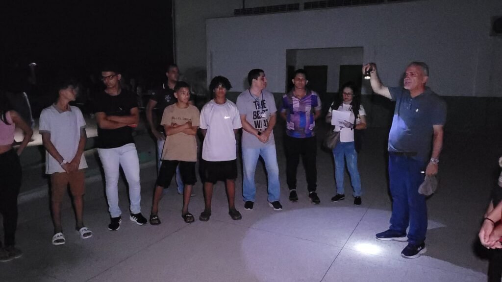 Alunos de escola pública participam de aula prática de astronomia no IFAC em Cruzeiro do Sul