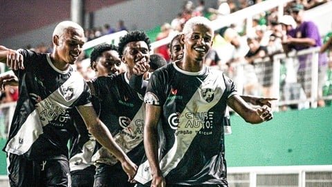 Vasco-AC goleia Independência e assume liderança do campeonato