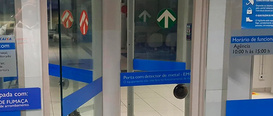 Cruzeiro do Sul torna obrigatória instalação de portas giratórias com detector de metais em bancos