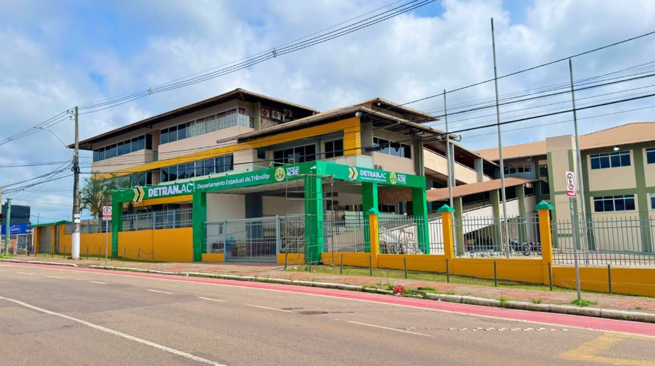 Detran no Acre anuncia novo leilão com lances a partir de R$104; confira lista de itens