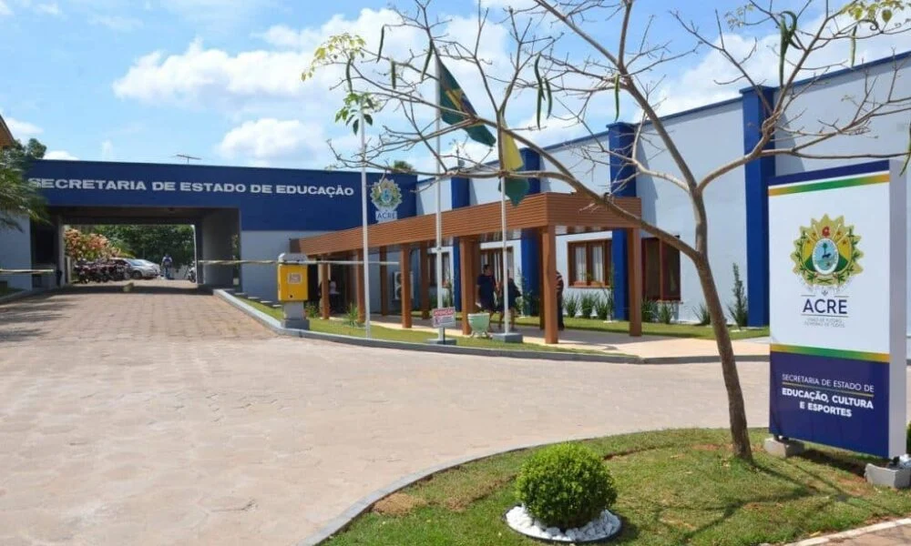 Sindicatos se reúnem com secretário para tratar demandas da Educação no Acre