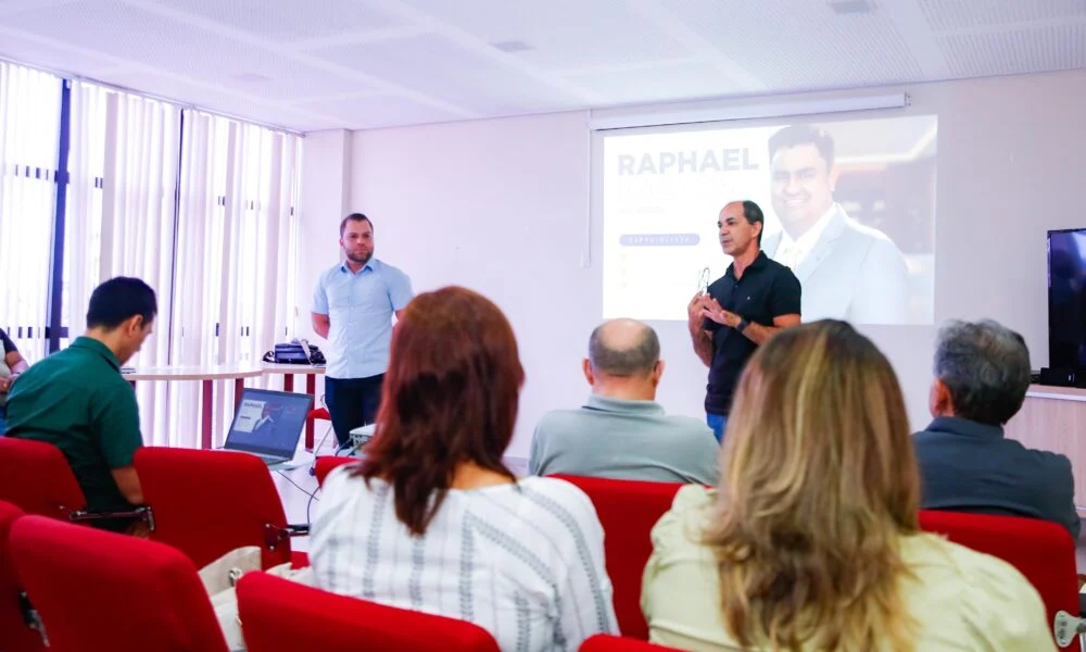 Zequinha realiza oficina de planejamento estratégico com secretários