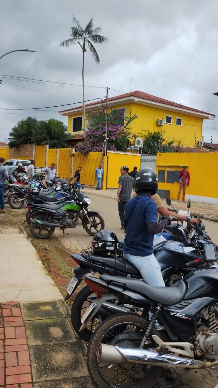 Motociclistas de app voltam a fazer manifestação pela cidade e buscam apoio de empresários e parlamentares