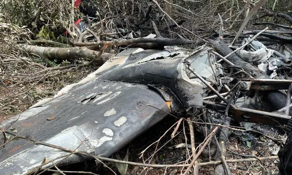 VÍDEO: FAB abate avião do tráfico de drogas na fronteira do Brasil e dois morrem