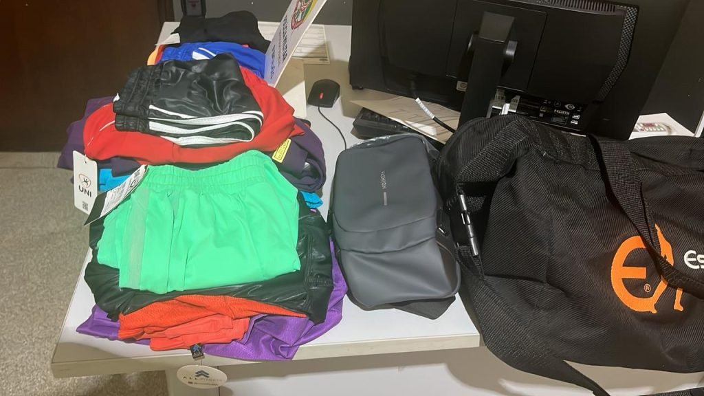 Polícia Militar de Cruzeiro do Sul prende suspeito de furto e recupera mercadorias roubadas