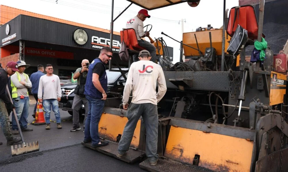 Gladson visita obras na Avenida Antônio da Rocha Viana em investimento de R$ 4 milhões