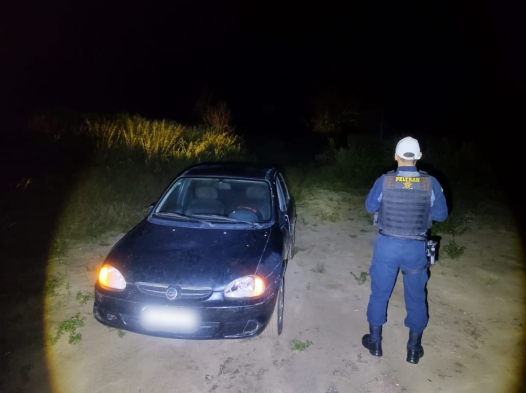 Polícia Militar recupera veículo furtado em Cruzeiro do Sul