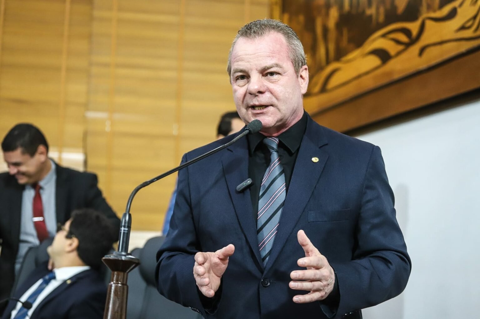 Assembleia Legislativa do Acre debate solução para municípios isolados