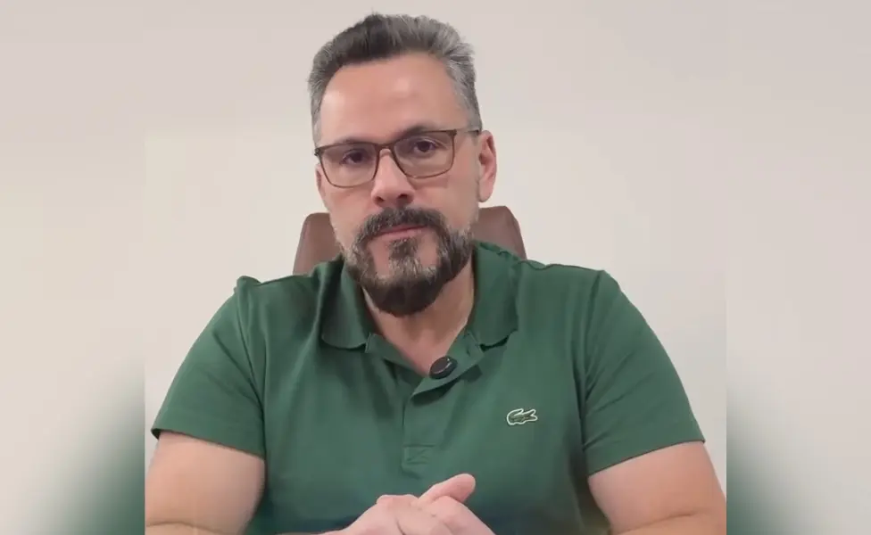 Alan Rick crítica CRM-AC por impedir estágios de estudantes formados no exterior