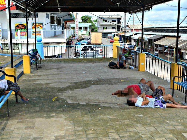 Cresce o número de moradores de rua em Cruzeiro do Sul: fronteira, drogas e abandono social agravam o cenário