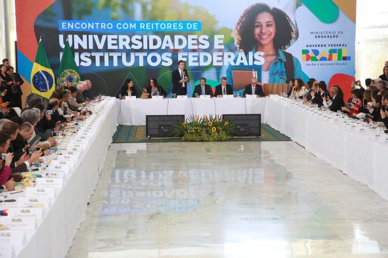 Governo Federal anuncia recomposição orçamentária para as universidades e institutos federais