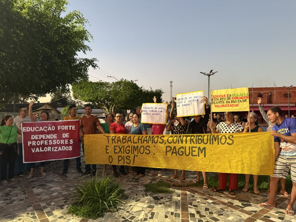 Professores de Guajará realizam manifestação por valorização profissional e cumprimento da legislação educacional