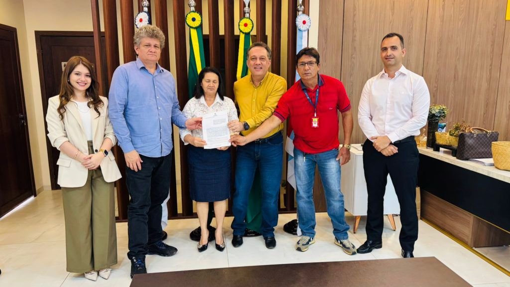 Mediação do Tribunal de Contas viabiliza entrega de caminhonetes para fortalecimento do cooperativismo no Acre