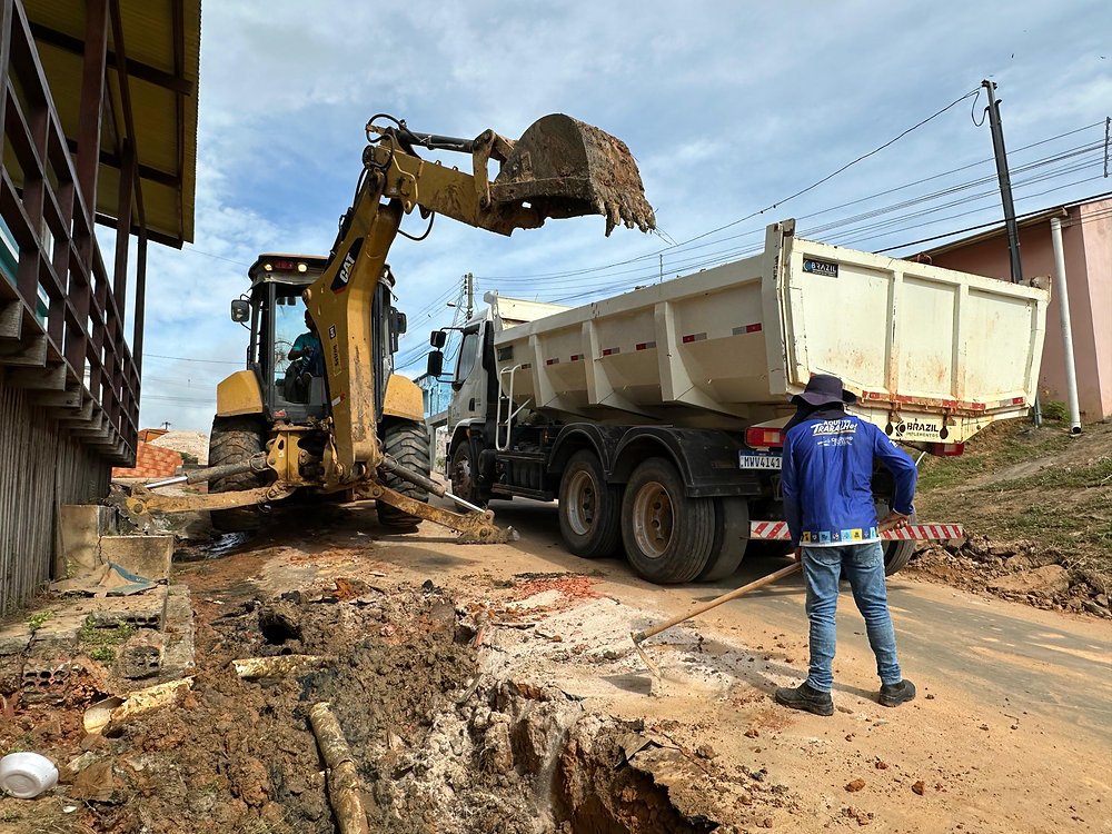 Prefeitura de Cruzeiro do Sul segue acelerando obras em diferentes bairros