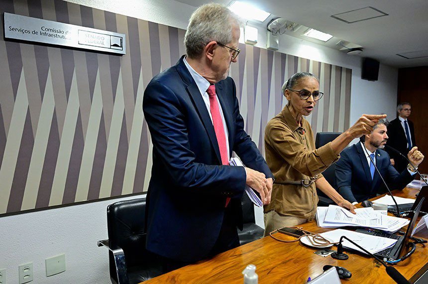 Autoridades e representantes da sociedade civil repudiam ataques misóginos contra a ministra Marina Silva