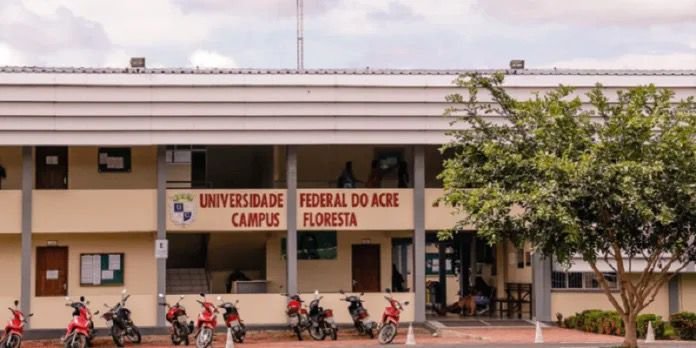 Ufac abre seleção para bolsistas em projeto de combate à desinformação