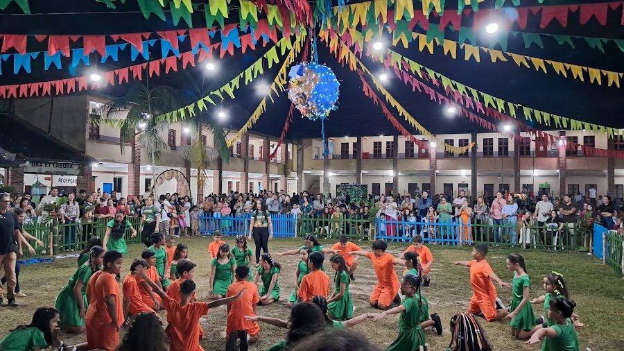 Noite com clima agradável no tradicional Caipira do Instituto Santa Teresinha em Czs-Ac