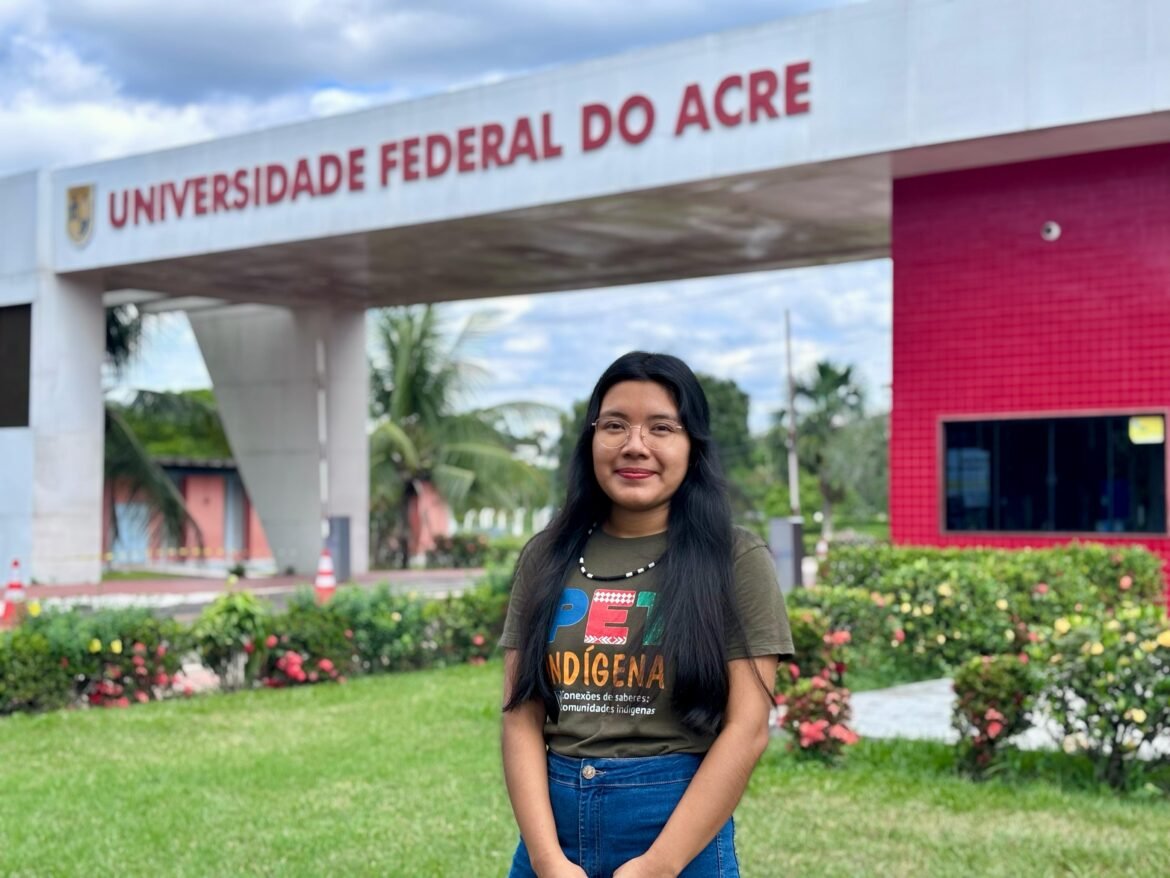 Pela 1ª vez, indígena acreana é aprovada no curso de Medicina da Ufac: ‘Levo comigo a força do meu povo’