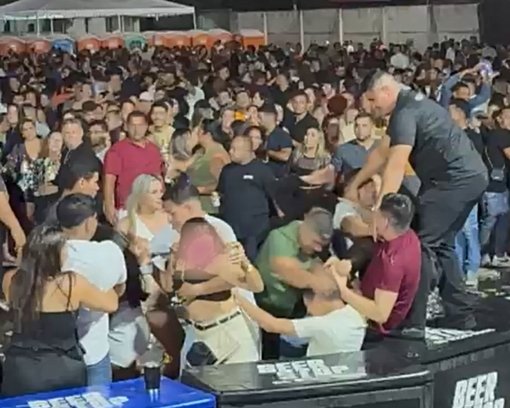Pelo menos 2 brigas são registradas no 1º show do Menos é Mais no Acre; Seguranças tentam conter