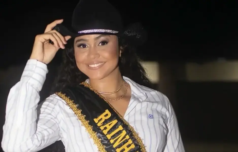 Estudante de enfermagem é eleita rainha do rodeio da ExpoJuruá